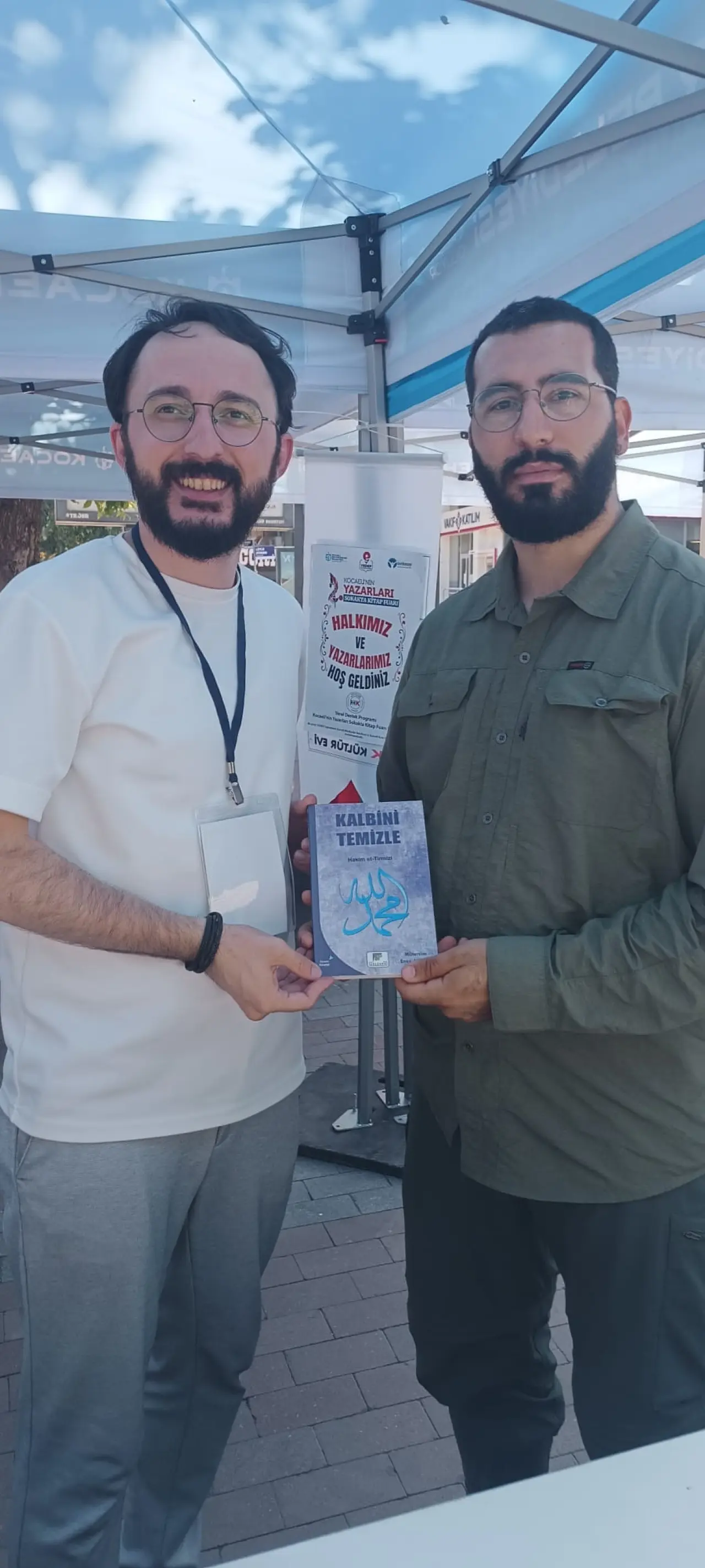 Yazar Enes Akhan Kocaeli’nde Okurlarıyla Buluştu