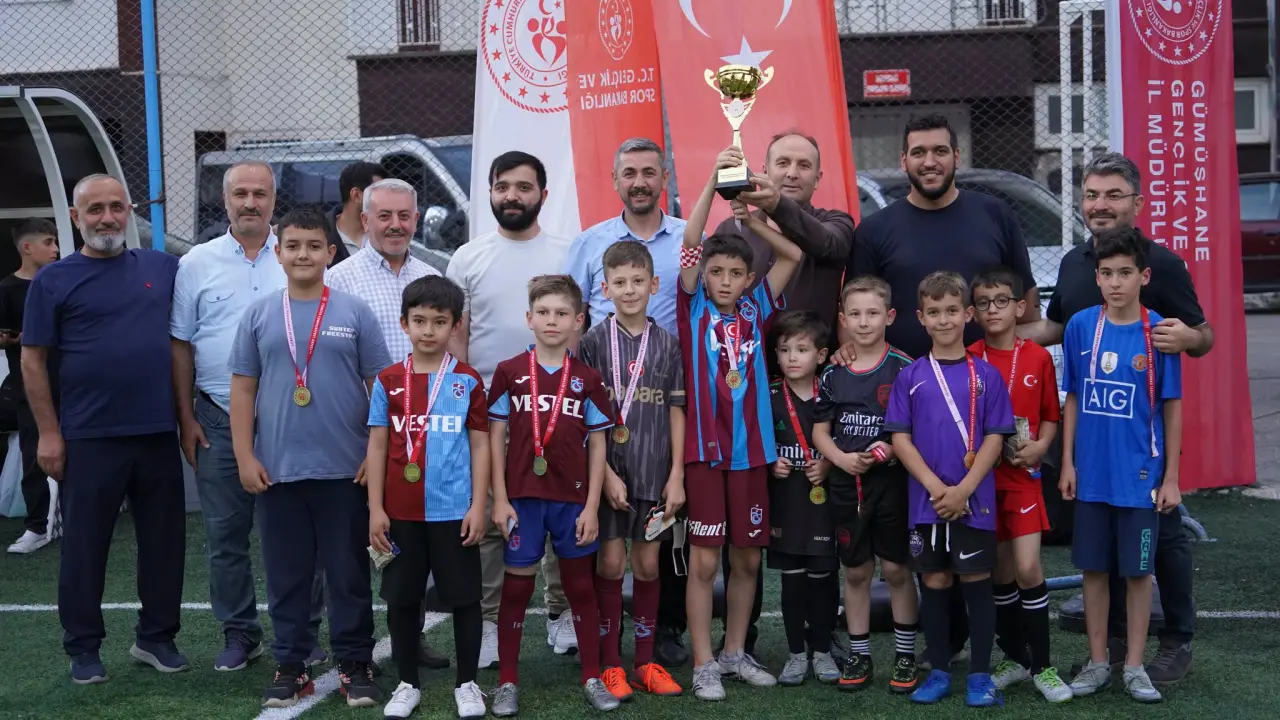 Camiden Sahaya Futbol Turnuvası’nda kupalar sahiplerini buldu