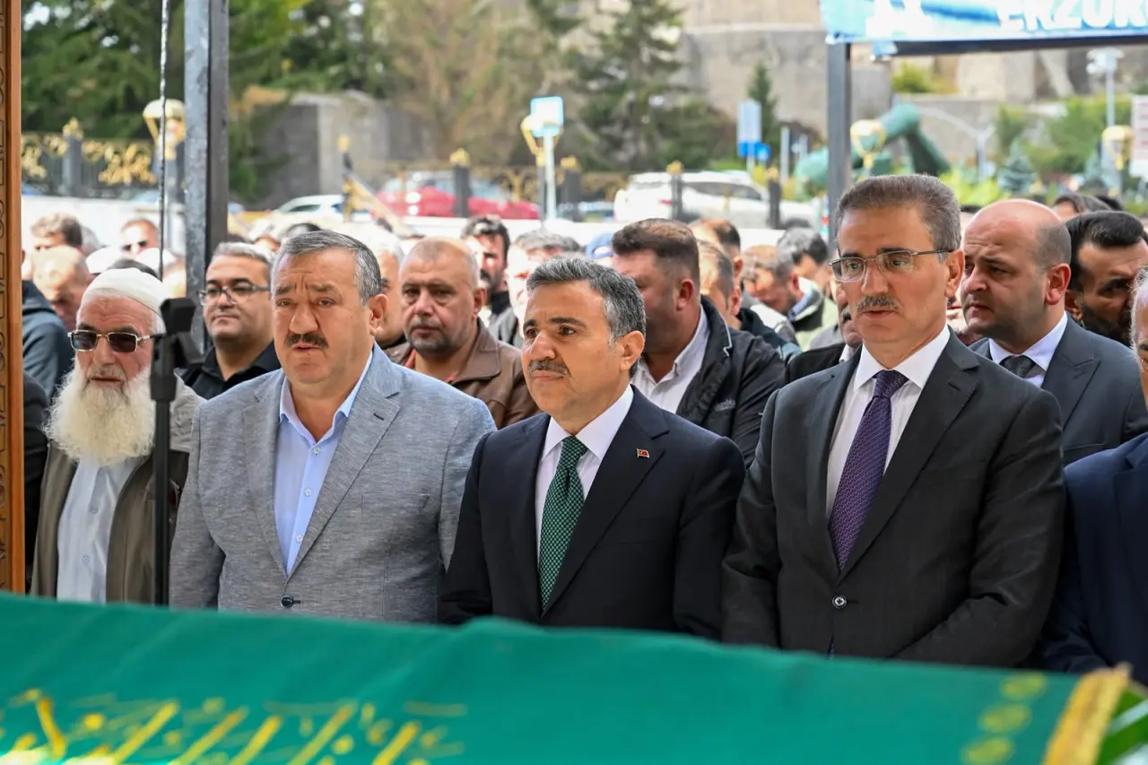 Osman Sarıgün Son Yolculuğuna Uğurlandı