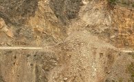 Gümüşhane-Tirebolu karayolunda heyelan yolu kapattı #haberi, #haberleri, #Gümüşhane #haber